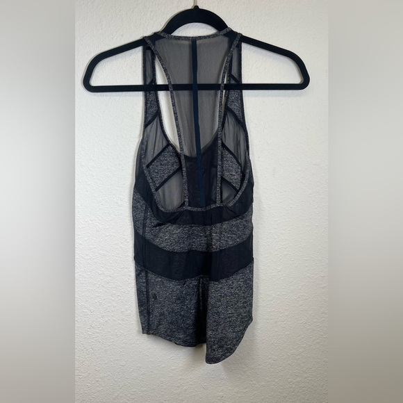 Lululemon top lose fit  size 6 - Picture 3 of 3